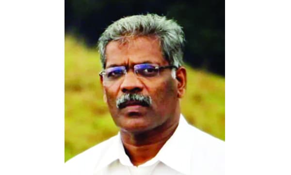 'മുഖ്യമന്ത്രിയുടെ അഡീ. പ്രൈവറ്റ് സെക്രട്ടറി, അധികാരകേന്ദ്രം' ; സ്വപ്നയെക്കുറിച്ചുള്ള റിപ്പോര്ട്ടുകള് മുക്കി ; സ്വപ്ന-ശിവശങ്കര് ഇടപാടുകളില് പങ്കെന്നു സംശയം