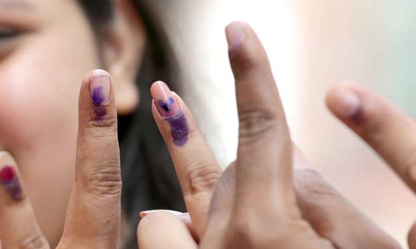 വനിതകള്ക്ക് മുന്നില് വന് ഓഫറുകള് ; കോട്ടയം ജില്ലയിലെ 71 പഞ്ചായത്തുകളില് 36ലും വനിതകള് ഭരിക്കും ; പൊതുപ്രവര്ത്തകര്, അധ്യാപികമാര്, അഭിഭാഷകര്, ആശാ വര്ക്കര്മാര്, എല്.ഐ.സി. ഏജന്റുമാര്ക്ക് വരെ പിടി