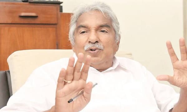 യുഡിഎഫ് നേതൃത്വത്തില് മാറ്റം; ഉമ്മന്ചാണ്ടി യുഡിഎഫ് കണ്വീനറാകും