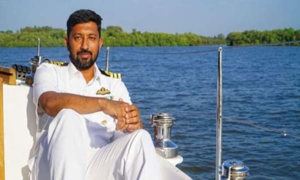 പായ്വഞ്ചിയിൽ ഒറ്റയ്ക്കു ലോകം ചുറ്റിയ ആദ്യ ഇന്ത്യക്കാരൻ; കമാൻഡർ അഭിലാഷ് ടോമി വിരമിച്ചു