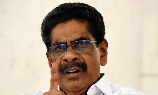 'സമ്പൂര്ണ്ണ ബജറ്റ് രാഷ്ട്രീയ അധാര്മികത, ദിശാബോധം ഇല്ലാത്ത ബജറ്റ്'; ധനമന്ത്രിക്കെതിരെ മുല്ലപ്പള്ളി