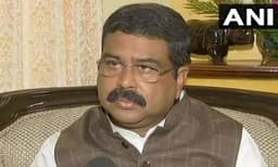 പെട്രോളിയം ഉത്പന്നങ്ങള് ജിഎസ്ടി പരിധിയില് ഉള്പ്പെടുത്തേണ്ട കാര്യം തീരുമാനമെടുക്കേണ്ടത് ജിഎസ്ടി കൗണ്സില്; കേന്ദ്ര മന്ത്രി