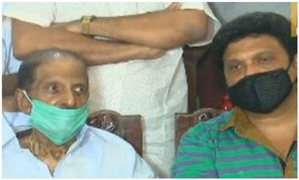 ഗണേഷ് കുമാറിന് കോവിഡ്; തെരഞ്ഞെടുപ്പ് പ്രചാരണത്തിനിറങ്ങി ബാലകൃഷ്ണപിള്ള