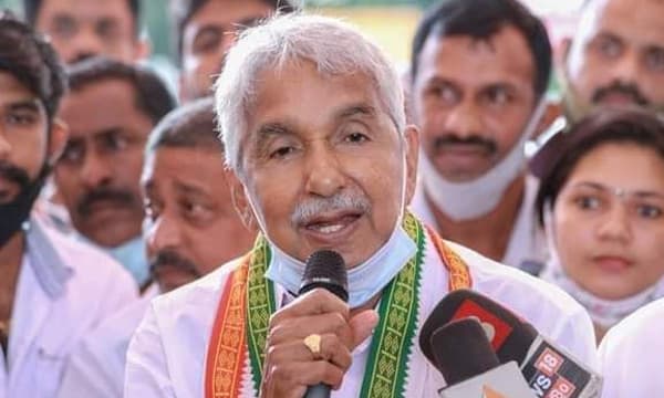 പുതുപ്പള്ളിയിൽ തന്നെയുണ്ടാകും; നേമത്ത് മൽസരിക്കാൻ ഹൈക്കമാൻഡ് ആവശ്യപ്പെട്ടില്ലെന്ന് ഉമ്മൻ ചാണ്ടി