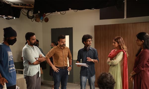 ആരാണ് 'നിഴല്' ചാക്കോച്ചനോ അതോ നയന്താരയോ; റിലീസ് ഏപ്രില് 4-ന്
