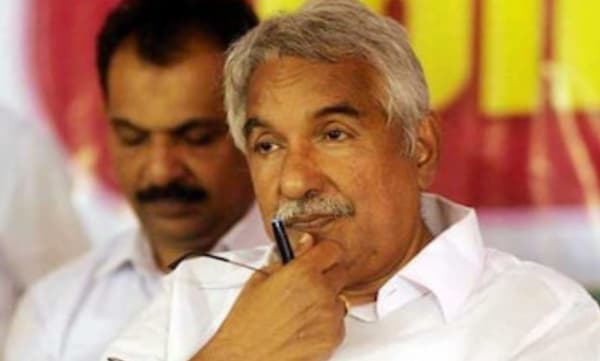 ഉമ്മൻചാണ്ടിക്കായി പ്രാർത്ഥിച്ച് ഒരു ഒൻപതുകാരൻ