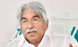 പ്രതിപക്ഷ നേതാവായി ചെന്നിത്തല തന്നെ വേണം, സമ്മര്ദ്ദം ശക്തമാക്കി ഉമ്മന് ചാണ്ടി