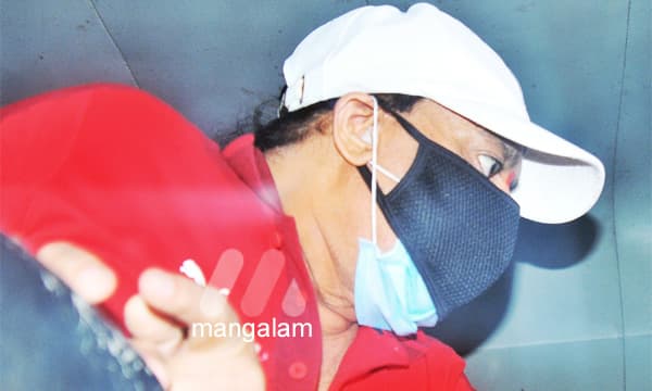 ബ്യൂട്ടി പാര്ലര് വെടിവയ്പ്പ് കേസ്: രവി പൂജാരയെ കൊച്ചിയിലെത്തിച്ചു