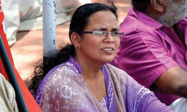 പ്രതിസന്ധിയില് ജനം നട്ടം തിരിയുമ്പോള് ഖജനാവിലെ പണം ഉപയോഗിച്ച് സ്മാരകം നിര്മ്മിക്കുന്നു ; സര്ക്കാരിനെ വിമര്ശിച്ച് കെകെ രമ
