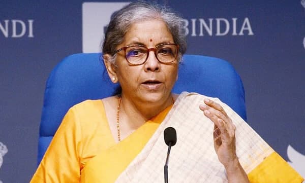 സാമ്പത്തിക പ്രതിസന്ധി: ചിലവ് ചുരുക്കൽ പ്രഖ്യാപിച്ച് കേന്ദ്രം