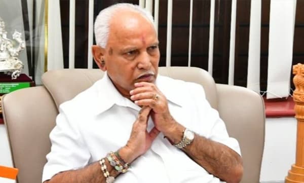 കര്ണാടക മുഖ്യമന്ത്രിസ്ഥാനം രാജിവെക്കില്ല; യെദ്യൂരപ്പ