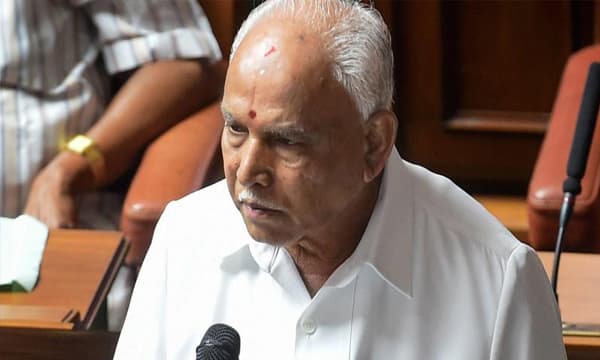 പ്രതിഷേധക്കാനും അച്ചടക്കലംഘനത്തിനും മുതിരരുത് ; രാജിക്കാര്യത്തില് കേന്ദ്രത്തിന് ഒളിയമ്പെയ്ത് പ്രവര്ത്തകരോട് യെദ്യൂരപ്പ