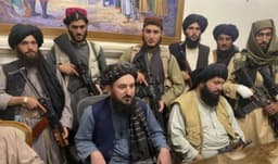 പ്രസിഡന്റിന്റെ കൊട്ടാരം താലിബാന് പിടിച്ചെടുത്ത് കൊടി നാട്ടി: വിമാനത്താവളം അടച്ചു, നിലവിലെ പ്രസിഡന്റ് അഷ്റഫ് ഗനി രാജ്യംവിട്ടു