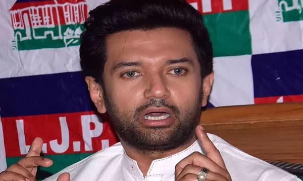 30 വര്ഷം താമസിച്ച ബംഗ്ളാവ് സ്മാരകമാക്കണമെന്ന് എല്ജെപി ; പസ്വാന്റെ പ്രതിമ സ്ഥാപിക്കാന് നീക്കം ; ചിരാഗിനെ ഒഴിപ്പിക്കാനാകാതെ ബിജെപി