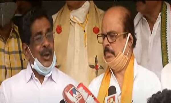 സ്ലോട്ട് വച്ച് സുധാകരനെ കാണേണ്ട സാഹചര്യമില്ല; അനുവാദം വാങ്ങികാണേണ്ട ഗതികേടുമില്ല: മുല്ലപ്പളളി