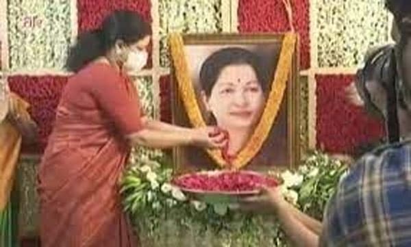 ശശികലയുടെ തിരിച്ചുവരവ് ; എഐഎഡിഎംകെ പിടിച്ചടുക്കാനുള്ള നീക്കമെന്ന് സൂചന