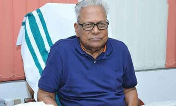 98ാം പിറന്നാള് നിറവില് വി.എസ് ; ആശംസ നേര്ന്ന് ഗവര്ണറും മുഖ്യമന്ത്രിയും