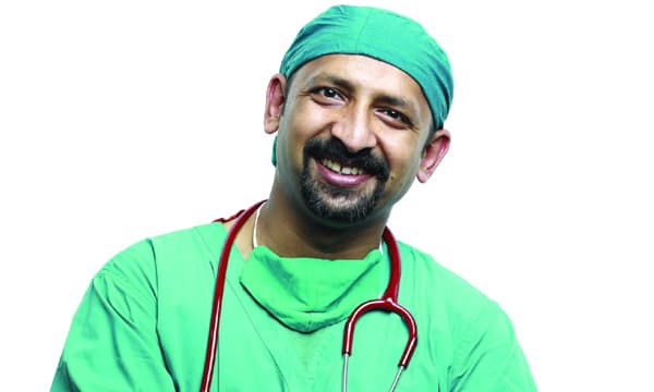 ജീവന് ചേര്ത്തുവച്ച വിരലുകള്
