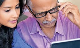 ലൈഫ് സര്ട്ടിഫിക്കറ്റ് സമര്പ്പിക്കാന് തിരക്ക്, ഡിസംബര് 31 വരെയാകാം