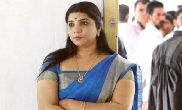 വിഷം നൽകി ഇല്ലാതാക്കാൻ ശ്രമിച്ചെന്ന്
സരിത നായർ : ആരെന്ന് ഉടൻ വെളിപ്പെടുത്തും