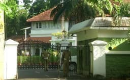 ക്ലിഫ് ഹൗസിന്റെ സുരക്ഷ കൂട്ടുന്നു; പോലീസിനൊപ്പം ഇനി വ്യവസായ സുരക്ഷാസേനയെ വിന്യസിക്കും