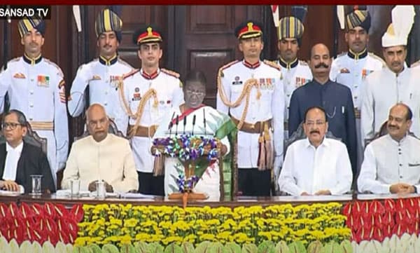രാഷ്ട്രപതിയായി ദ്രൗപദി മുര്മു ചുമതലയേറ്റു