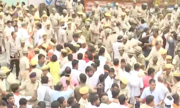 പകര്ച്ചവ്യാധി: രാജസ്ഥാനില് കന്നുകാലികള് ചത്തൊടുങ്ങുന്നു, സര്ക്കാരിനെതിരെ പ്രതിഷേധവുമായി ബി.ജെ.പി