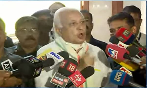 സംസ്ഥാനം ഭരണഘടന തകര്ച്ചയിലേക്ക്; ഗുരുതര ആരോപണവുമായി ഗവര്ണര്