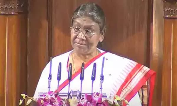 നിര്ഭയവും ശക്തവുമായ സര്ക്കാര്; 2047 ലേക്ക് അടിത്തറ പാകുന്നു: രാഷ്ട്രപതി