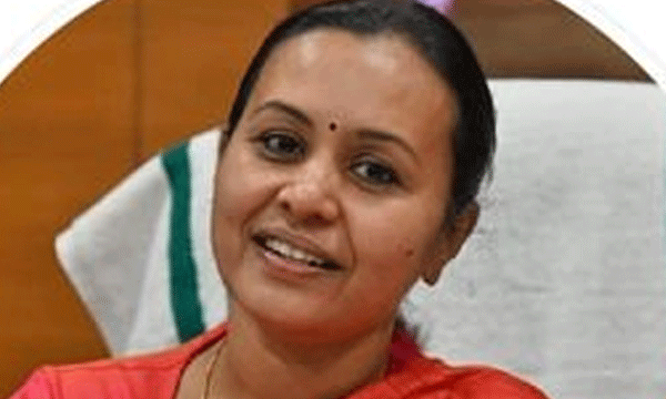 ആശുപത്രികളില് പ്രത്യേക പനി ക്ലിനിക്കുകളും പനി വാര്ഡുകളും നാളെ മുതല് ; മഴക്കാലം കണക്കിലെടുത്ത് ജാഗ്രത പാലിക്കാന് മുന്നറിയിപ്പ്