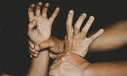 മലയാളി യുവാക്കള്ക്ക് നേരെയുള്ള ആക്രമണം ലവ് ജിഹാദ് ആരോപിച്ച് ; മര്ദ്ദനം വ്യത്യസ്ത മതക്കാരാണെന്ന് കണ്ടതോടെ