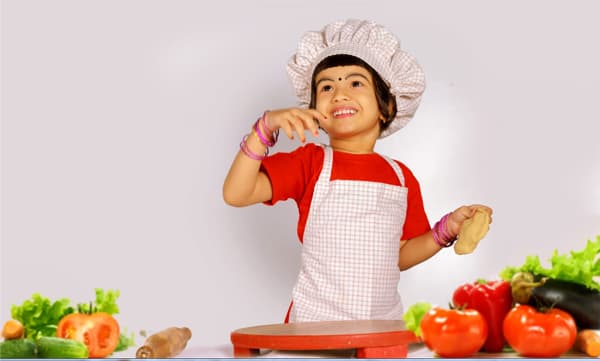 വയസ്സ് നാല്; മോഡലിംഗ് രംഗത്തെ രാജകുമാരി; ക്യാമറയ്ക്ക് മുൻപിൽ അഴകായി സെറ