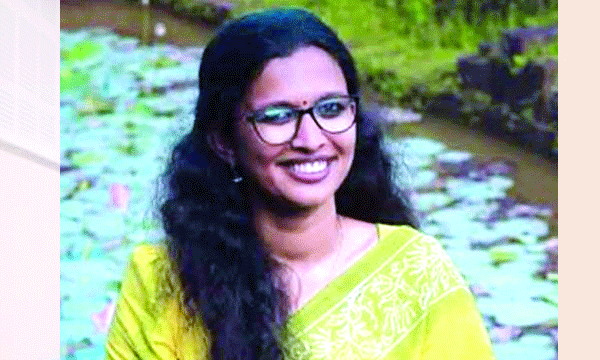 ആരോപണ മുന ഉയരുന്നതുവരെ കൈമെയ് മറന്ന് സംരക്ഷണം: 'കാപ്സ്യൂള്' തീര്ന്നാല് തള്ളിമാറ്റല് തന്ത്രം..! വിദ്യയെ തള്ളിപ്പറഞ്ഞ് സി.പി.എം.