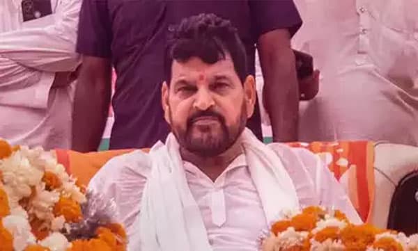 പീഡന കേസ്; വനിതാ താരങ്ങളെ ബ്രിജ് ഭൂഷന്റെ കൂട്ടാളികള് പല തവണ ഭീഷണിപ്പെടുത്തിയെന്ന് പരാതി