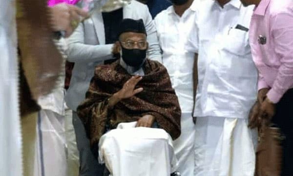 കര്ണാടക പോലീസ് അകമ്പടി വേണ്ട; മഅദനിക്ക് കേരളത്തിലേക്ക് വരാന് സുപ്രീം കോടതിയുടെ അനുമതി