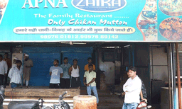 കന്വാരിയാത്രയുടെ പേരില് യുപി പോലീസ് സംഭാലില് അടപ്പിച്ചത് 40 റസ്റ്റോറന്റുകള് ; രണ്ടുമാസം പട്ടിണിയിലായത് 250 കുടുംബങ്ങള് ; ഭൂരിപക്ഷവും മുസ്ളീങ്ങള്