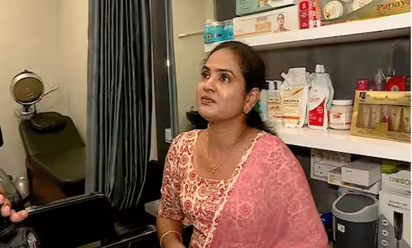 വ്യാജ ലഹരിക്കേസില് അറസ്റ്റിലായ ഷീല സണ്ണിക്ക് പുതിയ ബ്യൂട്ടിപാര്ലര് സമ്മാനിച്ച് സന്നദ്ധ പ്രവര്ത്തകര്