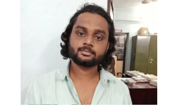 എഐ ക്യാമറയില് പതിഞ്ഞത് വ്യാജ നമ്പരുമായി ഹെല്മറ്റില്ലാതെ വാഹനം ഓടിച്ച യുവാവ് ; രജിസ്ട്രേഷന് നമ്പറിന്റെ യഥാര്ത്ഥ ഉടമയ്ക്ക് കിട്ടിയത് ആറ് നോട്ടീസ് ; കുറ്റവാളിയെ പോലീസ് പൊക്കി