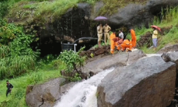 അടിമാലിയിൽ ബൈക്ക് യാത്രികൻ ഒഴുക്കിൽ പെട്ട് ദാരുണ അന്ത്യം ; ശക്തമായ മഴക്കിടെ പുഴയിൽ കഠിനമായ വെള്ളപ്പാച്ചിലില് പെട്ടു