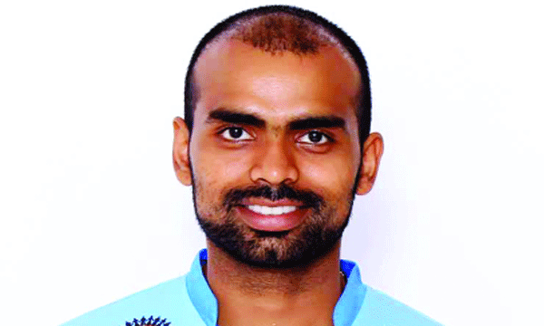 പഞ്ചായത്ത് പ്രസിഡന്റ് പോലും കാണാന് വന്നില്ല; ഏഷ്യന് ഗെയിംസില് ഹോക്കി സ്വര്ണം നേടി ശ്രീജേഷ് കേരളം വിടുന്നു...!