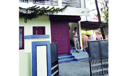 ആറു വയസുകാരിയുടെ പിതാവിനെ കേന്ദ്രീകരിച്ചും അന്വേഷണം ; റെജിയുടെ ജിയോ സിമ്മോടുകൂടിയ മൊെബെല് ഫോണ് കസ്റ്റഡിയില് ; സാമ്പത്തീക ഇടപാടുകളും പരിശോധനയില്