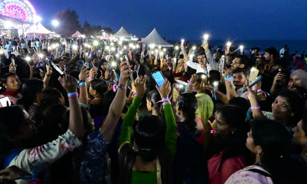 ബേക്കല് ബീച്ച് ഫെസ്റ്റ്;
അവസാന രാവില് തിളങ്ങി
കാസര്ഗോഡന് നക്ഷത്രങ്ങള്