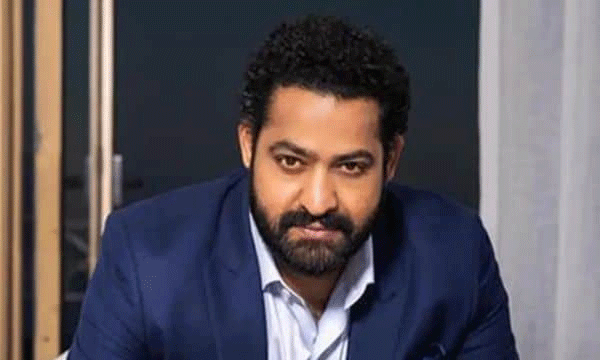 ജപ്പാന് ഭൂകമ്പത്തില് നിന്നും രക്ഷപ്പെട്ടു തെലുങ്ക് സൂപ്പര്താരം ; മണിക്കൂറുകളുടെ വ്യത്യാസത്തില് നാട്ടിലെത്തി ജൂനിയര് എന്ടിആര്