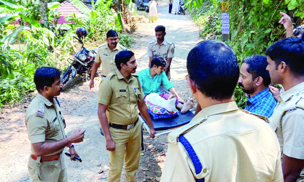 കട്ടപ്പന ഇരട്ടക്കൊലപാതകം: നവജാത ശിശുവിന്റെ മൃതദേഹാവശിഷ്ടം പ്രളയത്തില് ഒലിച്ചുപോയെന്ന് നിഗമനം ; അവശിഷ്ടം ഇനി കണ്ടെത്താന് സാധ്യതയില്ലെന്ന വിലയിരുത്തലുമായി അന്വേഷണസംഘം