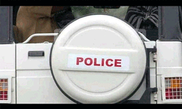 അങ്കമാലിയിൽ പോലീസ് ഉദ്യോഗസ്ഥർക്ക് വിരുന്നൊരുക്കി ഗുണ്ടാനേതാവ്