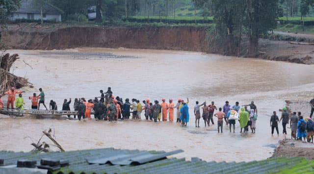 രാത്രി ഒന്നരയോടെ എന്തോ ഇടിഞ്ഞു വീഴുന്ന വലിയ ശബ്ദം കേട്ടു; ഉണരുമ്പോഴേയ്ക്ക് ചൂരല്മല അങ്ങാടി അപ്രത്യക്ഷമായി, വീട് നിന്നിടത്ത് ചെളിയും പാറയും വന്നുമൂടി, സമ്പാദ്യമായി ജീവന് മാത്രം