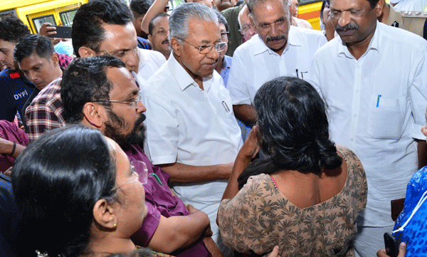 ക്യാംപില് കഴിയുന്ന ഒരോ കുടുംബത്തിനും 10000 രൂപ വീതം; ആശ്വാസ വാര്ത്തയുമായി സര്ക്കാര്