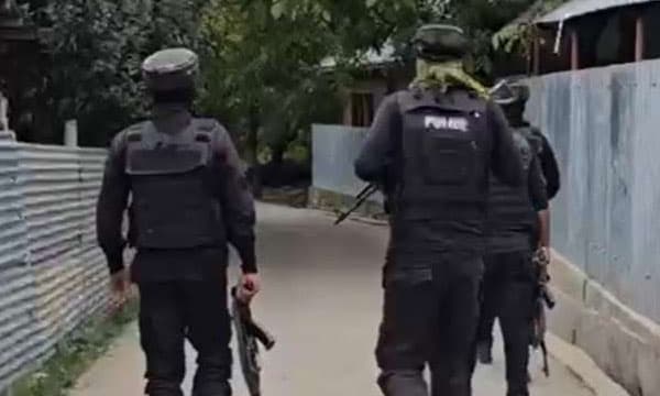 ജമ്മുകശ്മീരില് ഭീകരരുമായി ഏറ്റുമുട്ടല് ; രണ്ടു സൈനികര്ക്ക് വീരമൃത്യു, രണ്ടു സൈനികര്ക്ക് പരിക്ക്