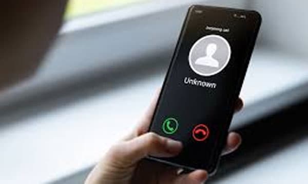 ക്രെഡിറ്റ് കാര്ഡിന്റെ കസ്റ്റമര് കെയര് ഹെഡിന്റെ ഒറ്റ കോള്, ചോദിച്ചത് 85,000 ; പിന്നാലെ വിളിച്ചത് കേസുകളില് പ്രതിയാണെന്ന് പറഞ്ഞ് സിബിഐ ഓഫീസര് കണ്ണൂരിലെ 72 കാരിക്ക് പോയത് 1.65 കോടി