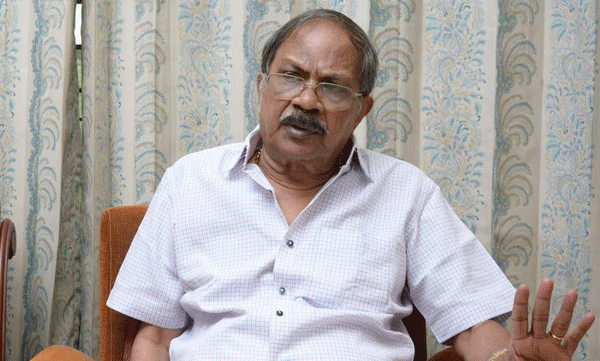 എം ടിയുടെ വീട്ടിലെ മോഷണം : പ്രതികൾ കുറ്റം സമ്മതിച്ചതായി പോലീസ്, സ്വർണം വിറ്റെന്ന് മൊഴി